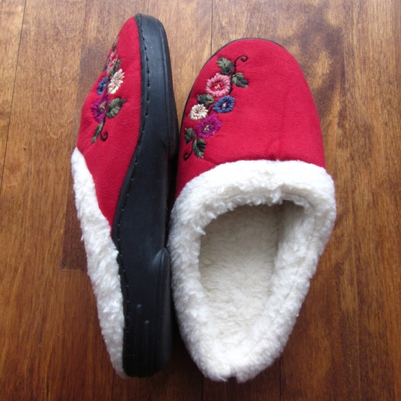 NWOT Red Slippers with Flowers Embroidered - Picture 2 of 5